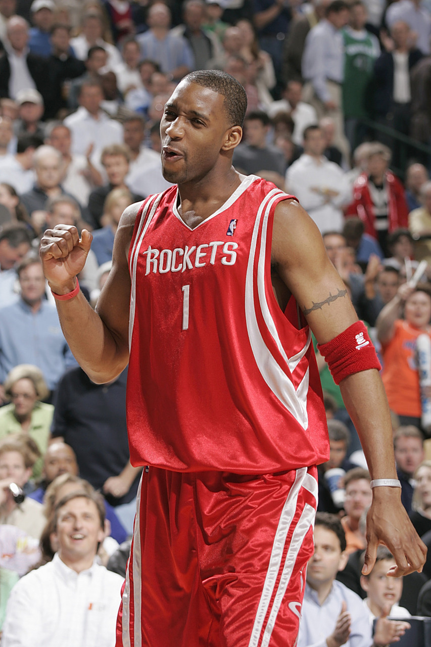 诺兰·莱恩在 1973 年两次投出无安打比赛，成为历史上单季两场无安打的第三人